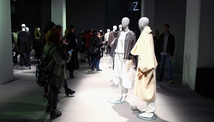 Mercedes-Benz Fashion Week Istanbul Zeynep Devooght Defilesi