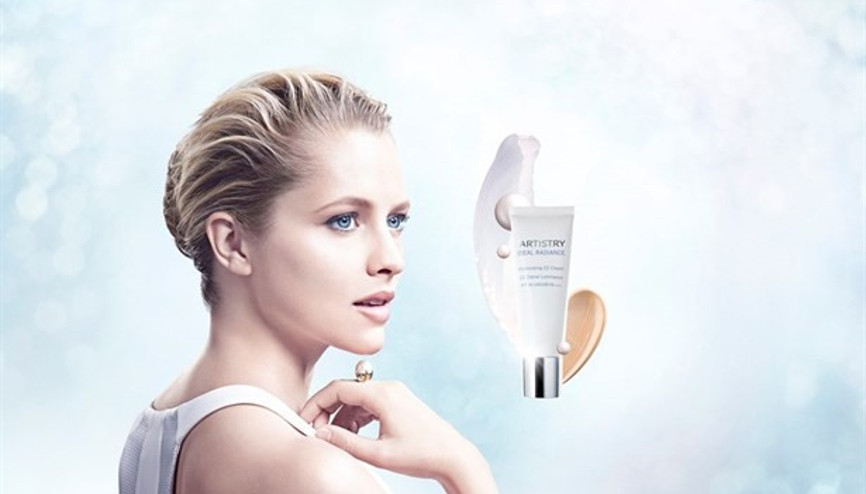 Aydınlatıcı Krem ve  Kapatıcıyla Mükemmel Görünüm