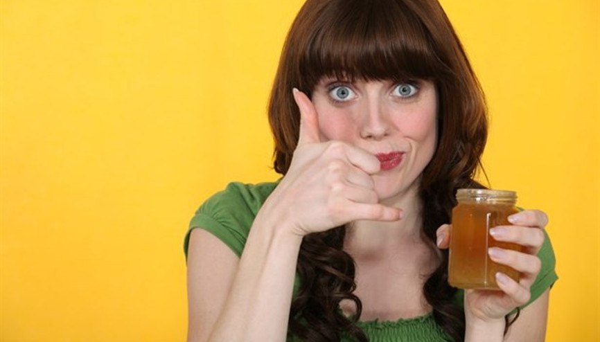 Evde Hızlı Bal İle Yüz Maskesi