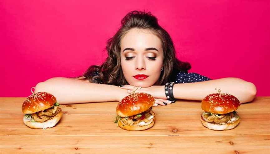 Diyetteyken Canımız Neden Hep Yemek İster Diyetteyken Canımız Neden Hep Yemek İster