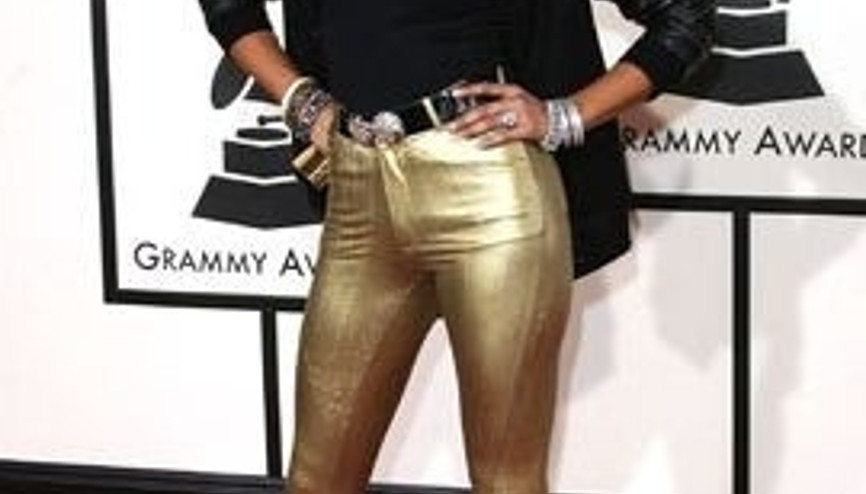 Plastik giysiler giyip de muhteşem görünebilmenin