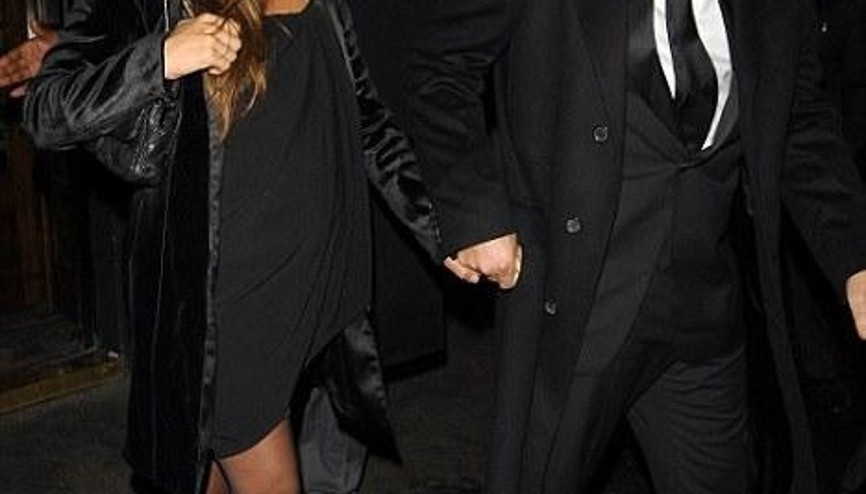 Penelope Cruz ve Javier Bardem Lonrdada el ele