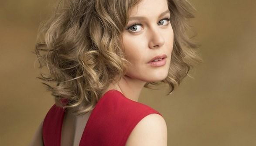 Televizyonu Sevdiren Genç Kadınlar