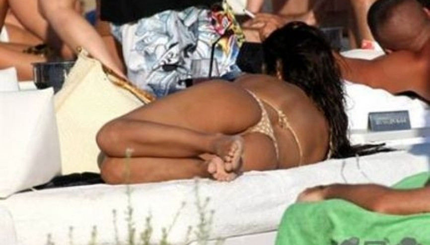 Monica Cruz plajda