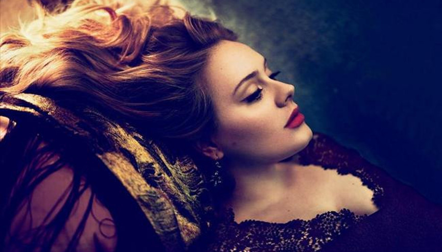 Adele Vogue US Mart sayısının kapağında...