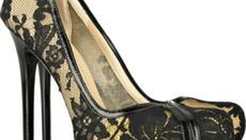 Seksi dantele bürünüyoruz