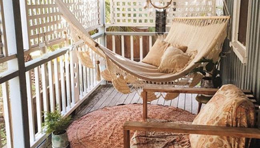 Ufak Dokunuşlarla Balkonunuza Renk Katın