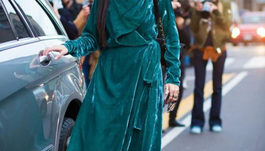 Sezonun Trendi Kadife Kıyafetler