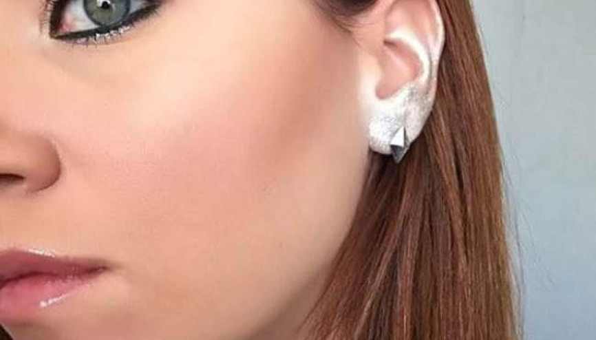 Yeni Trend:Kulak Makyajı