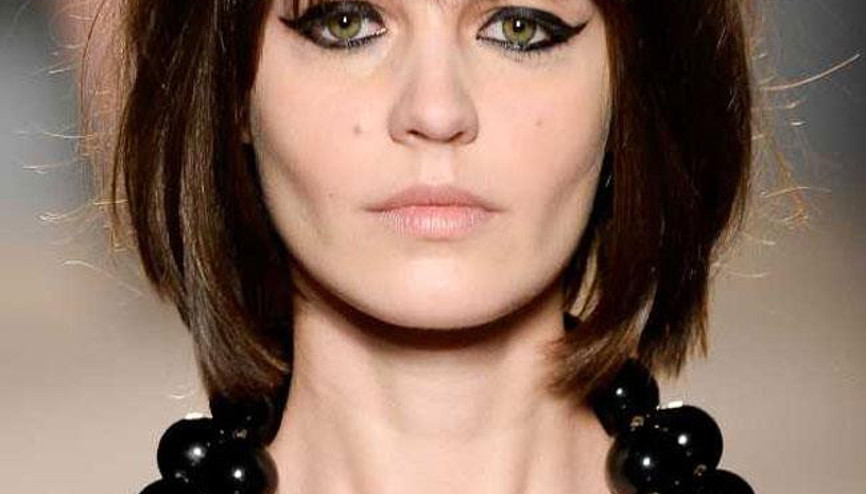 Yeni Yılın Saç Trendi: Kahküllü Bob