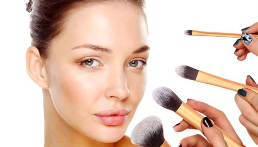 Beyaz Tene Bronz Makyaj Nasıl Yapılır