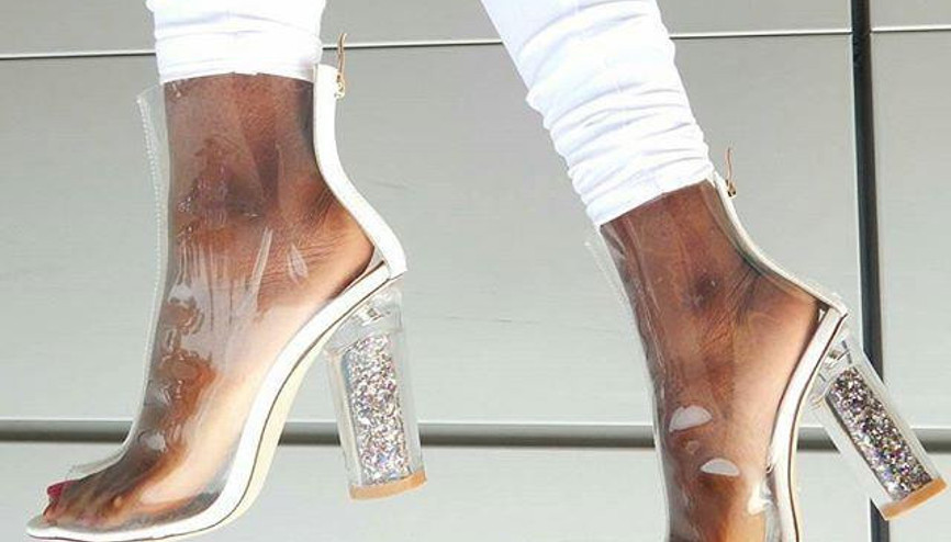 Stilinize Şeffaf Dokunuş; Transparan Ayakkabılar