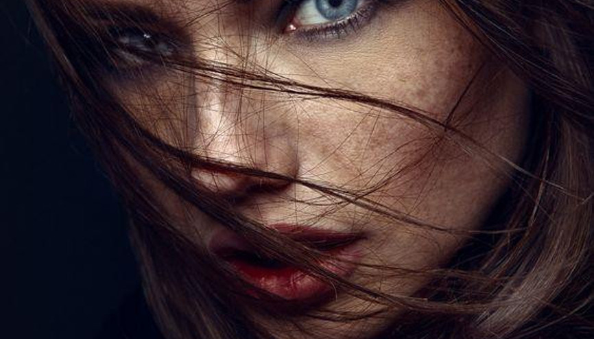 Renkli Gözlüler İçin Makyaj Önerileri