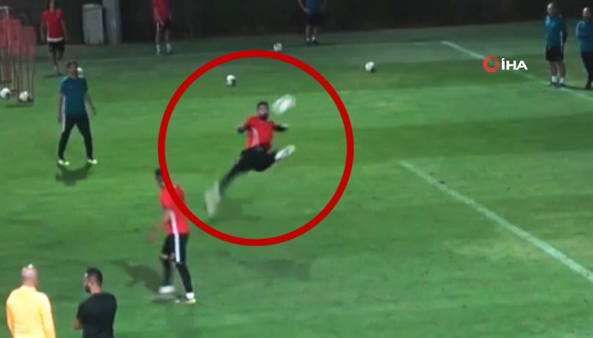 Kaleci İsmail Çipeden müthiş gol Kaleci İsmail Çipeden müthiş gol