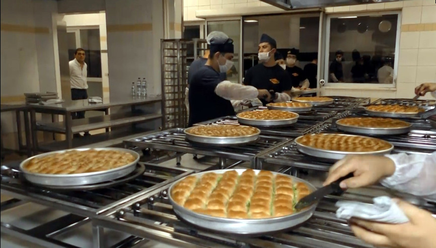 Kralların Pastacısı Gaziantepte şöbiyet tatlısı yaptı