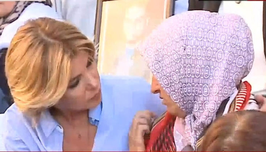 Sanatçılar, Diyarbakır Annelerine destek ziyaretine geldi