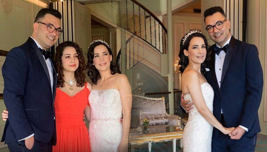 İpek Açar ile Alper Kömürcü evlendi Aslı Gönül annesini yalnız bırakmadı...