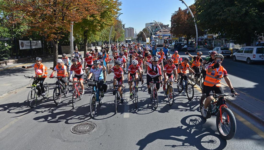 İster bisikletle ister yürüyerek