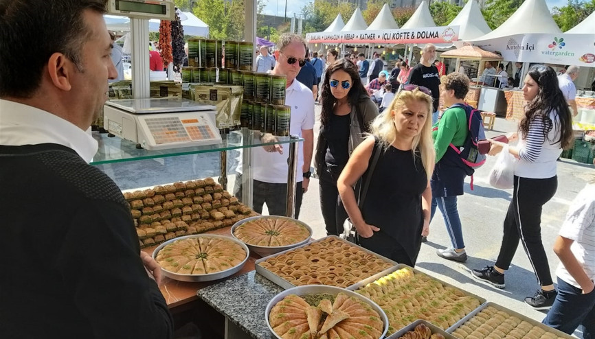 Gaziantep mutfağının dünyaca ünlü lezzetleri İstanbullularla buluştu