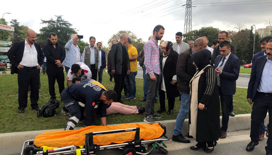 Sancaktepede bayılan kadını görenler yardıma koştu Sancaktepede bayılan kadını görenler yardıma koştu