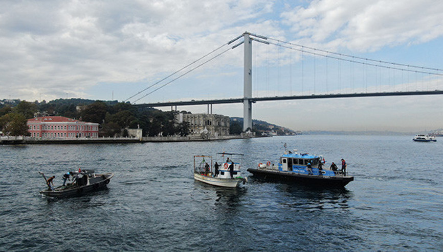 Boğazda kaçak midye avcılarına operasyon