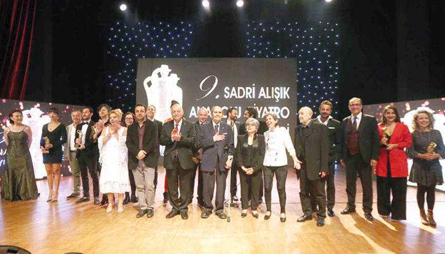Sadri Alışık Anadolu Tiyatro Oyuncu Ödülleri sahiplerini buldu