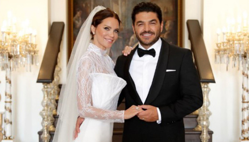 Uğur Akkuştan eşi Ebru Şallıya 200 bin liralık hediye