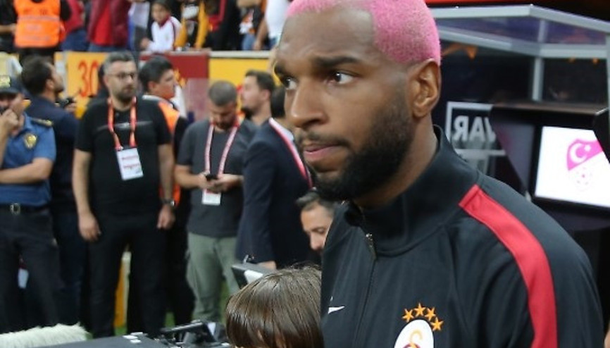 Ryan Babel’e kulübe yolu göründü