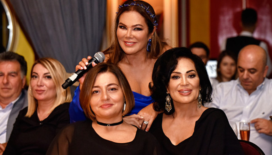 3 kız kardeş aynı karede