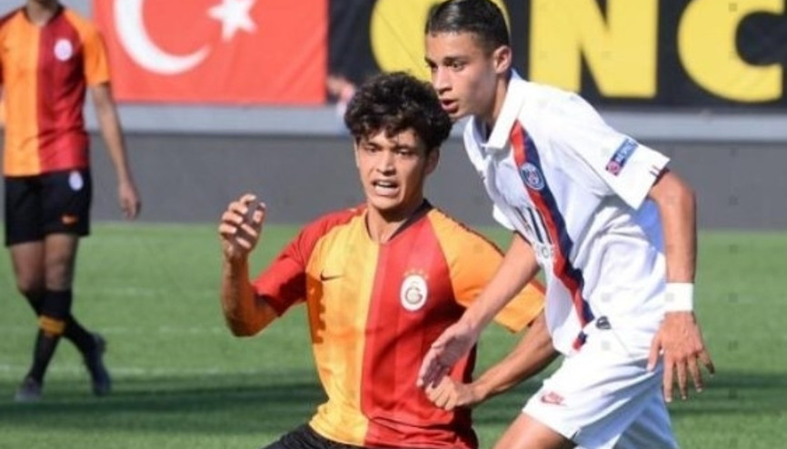 Galatasaray U19 takımı PSGye farklı mağlup oldu