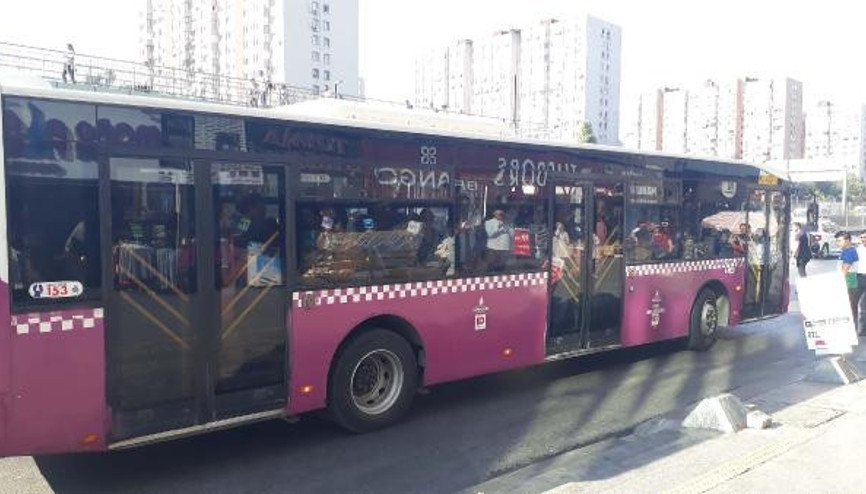 İstanbulda halk otobüsünde hırsızlık şoku Kapıları kilitleyip beklediler İstanbulda halk otobüsünde hırsızlık şoku Kapıları kilitleyip beklediler