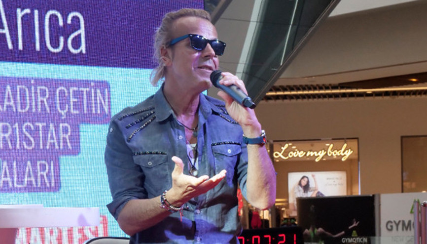 Soner Arıca:Canlı söyleyemeyen playback yapar