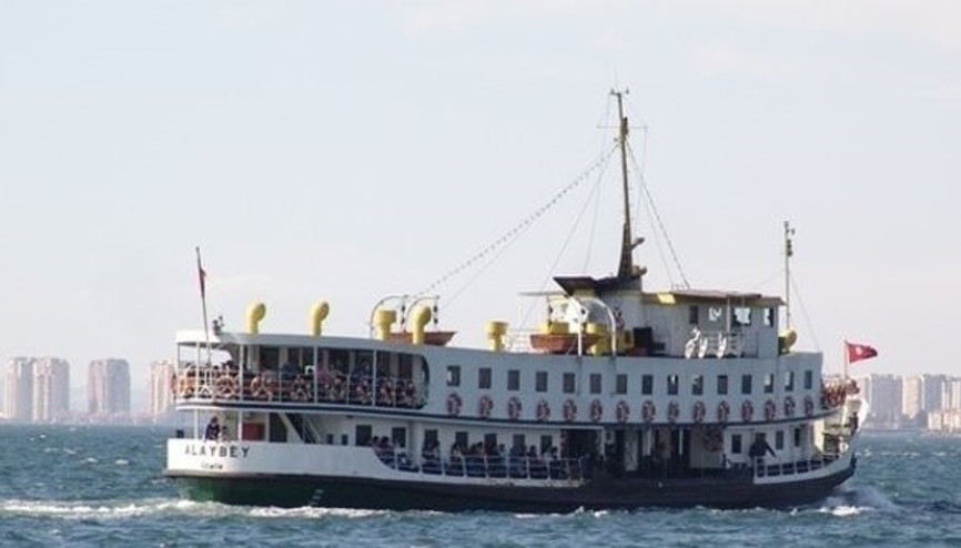 İzmirde vapur seferleri iptal edildi