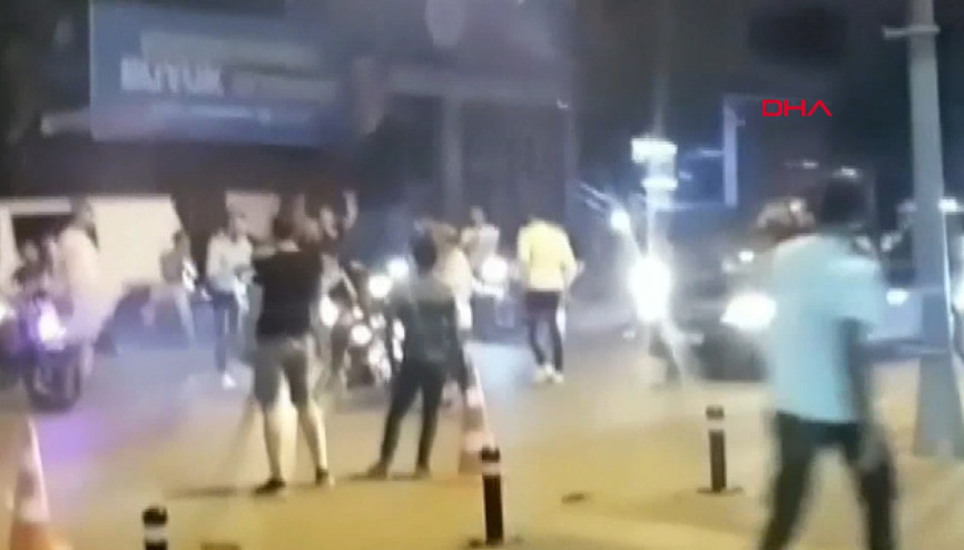 Sefaköyde yol kapatıp havaya ateş açtılar Sefaköyde yol kapatıp havaya ateş açtılar
