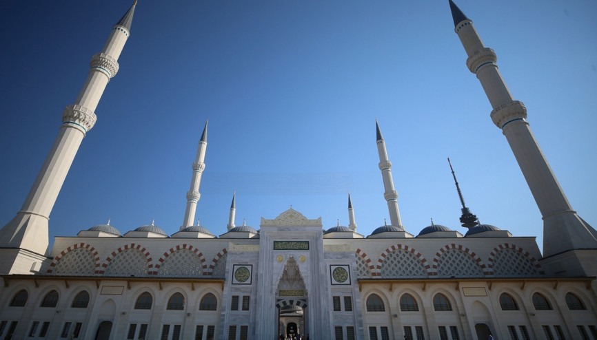 Türkiyenin en modern külliyesi: Büyük Çamlıca Camii
