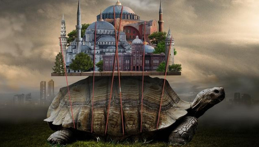 İstanbulun simgelerini fantastik tasarımlarla anlatıyor