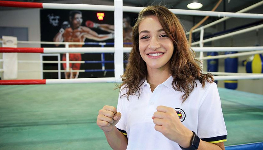 Boksta Buse Nazdan gümüş madalya