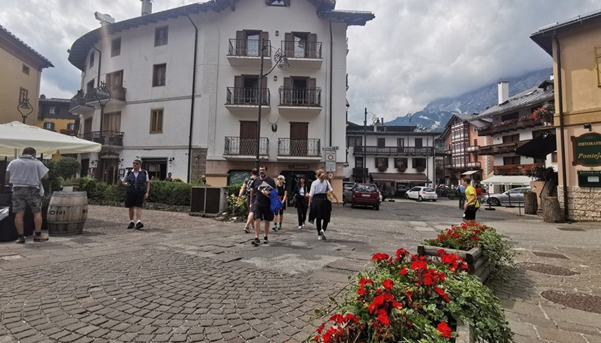 Dolomitler’in kraliçesi: Cortina dAmpezzo Dolomitler’in kraliçesi: Cortina dAmpezzo