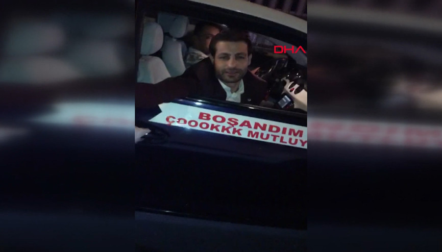 Boşandı, otomobilini süsletip tur attı