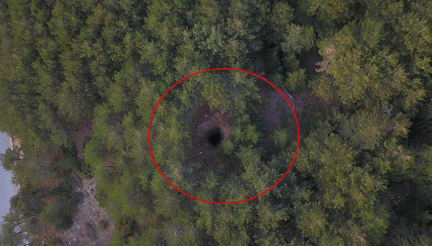 Spil Dağı zirvesinde obruk oluştu 100 metre derinliğinde...