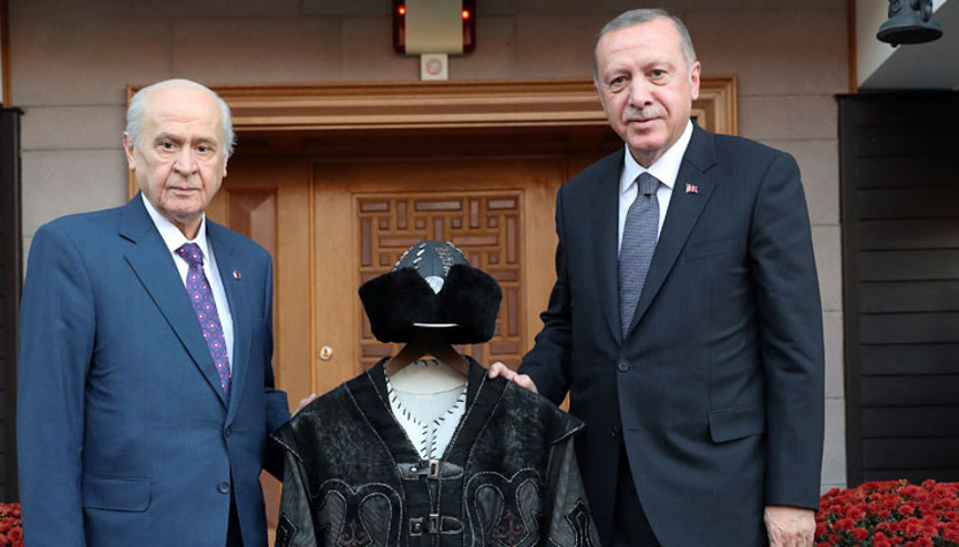 Bahçeliden Cumhurbaşkanı Erdoğana özel hediye