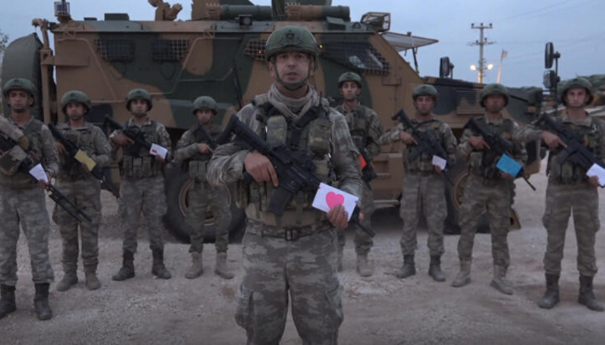 Mehmetçikten öğrencilere selam