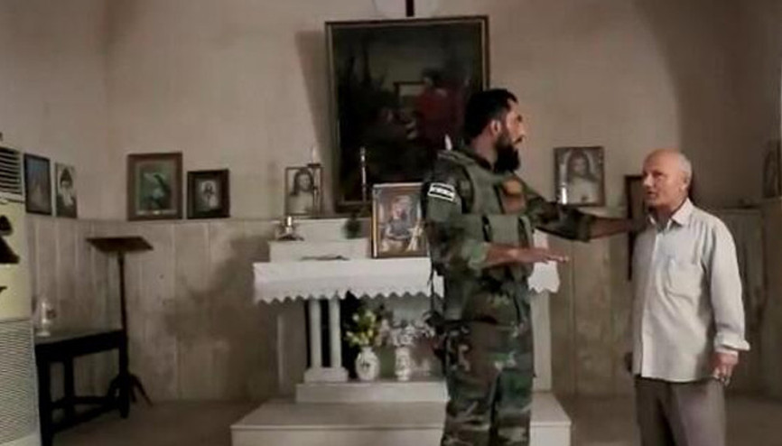 SMO, Resulayn’da patlayıcılardan temizlediği kiliseyi Hristiyanlara teslim etti