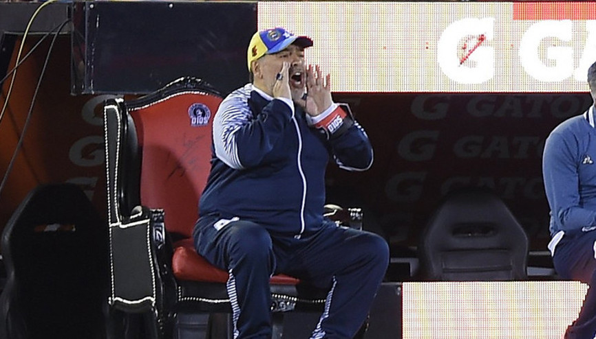 Maradona’ya görkemli karşılama (ÖZET)