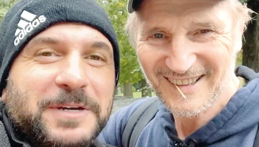 Liam Neeson ile Özgür Tekenin sürpriz buluşması