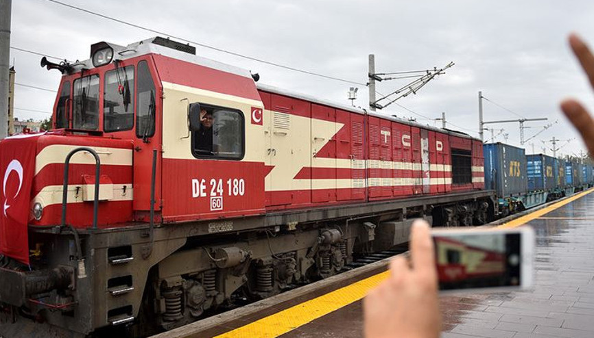 Bakü-Tiflis-Kars demir yolu hem kıtaları hem rayları birleştirdi