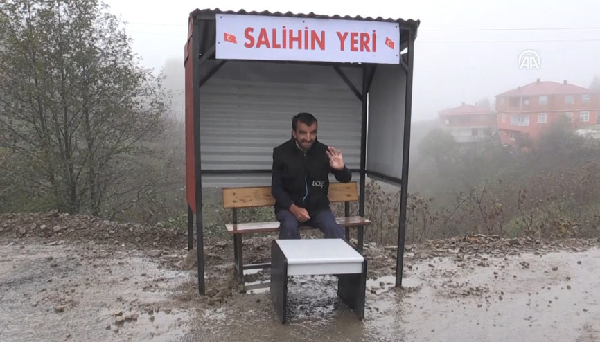 Salih artık ıslanmadan el sallayacak