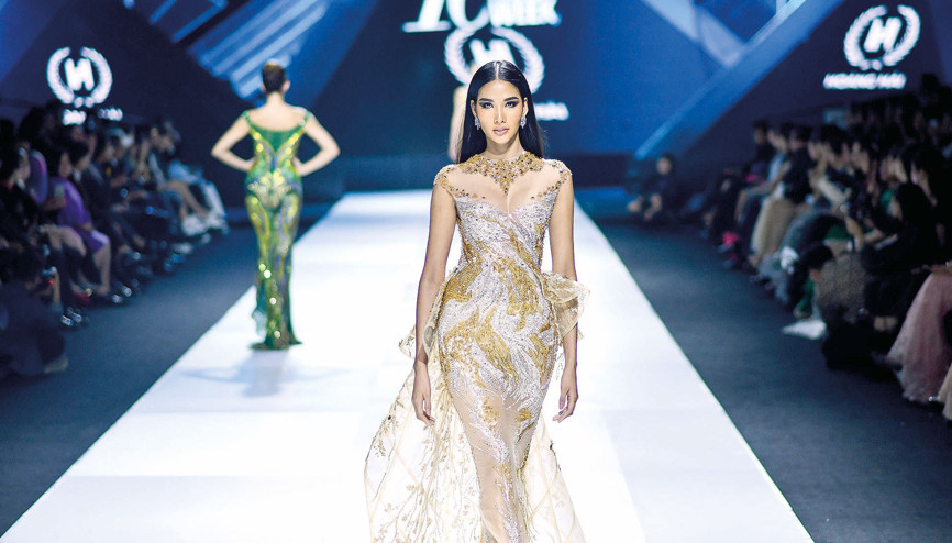 Podyum ışıl ışıl