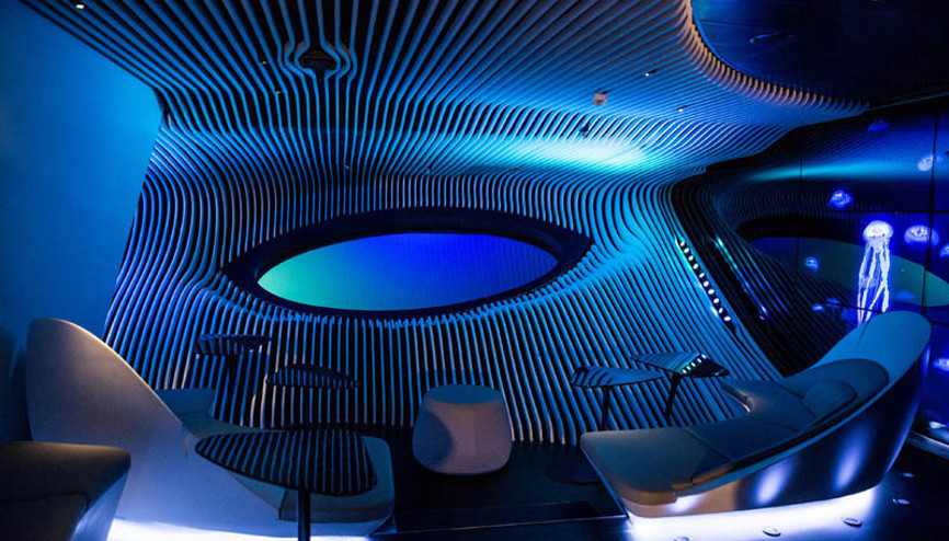 Lüks kruvaziyer Zeyport Limanı’na demir attı