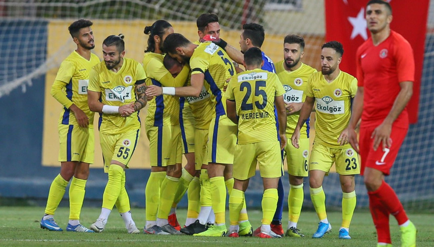 Ekol Göz Menemenspor: 1 - Cesar Grup Ümraniyespor: 0